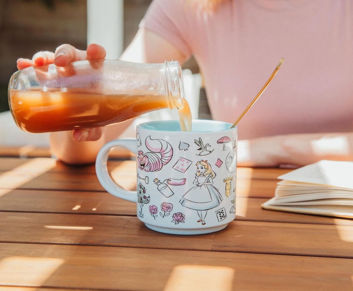Taza de cerámica de Alicia en el País de las Maravillas - Image 3