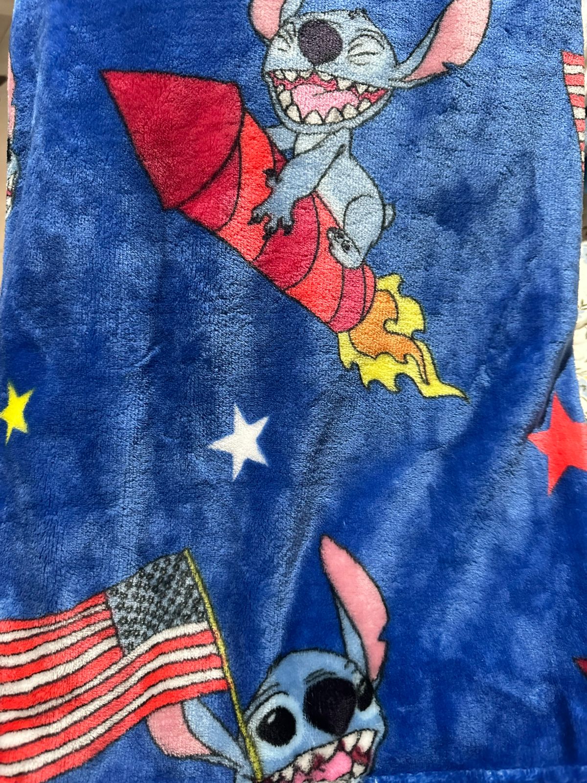 Cobija de Stitch (1,52 m x 1,78 m )
