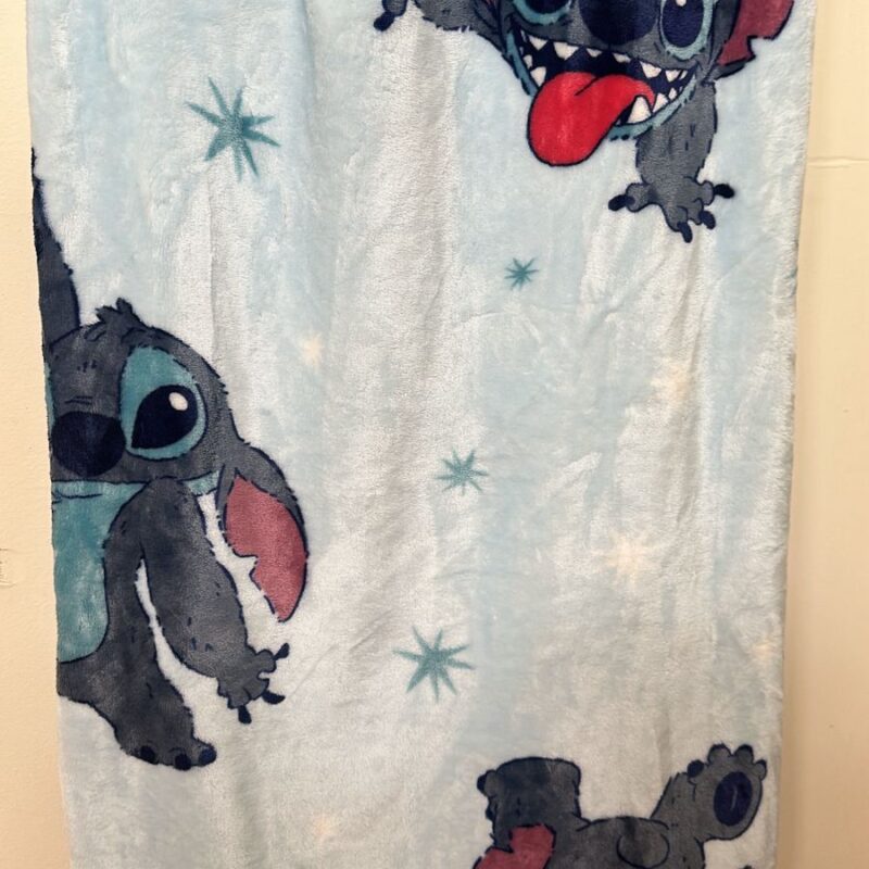 Cobija celeste de Stitch (1,52 m x 1,78 m )