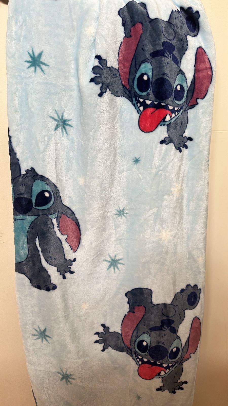 Cobija celeste de Stitch (1,52 m x 1,78 m )