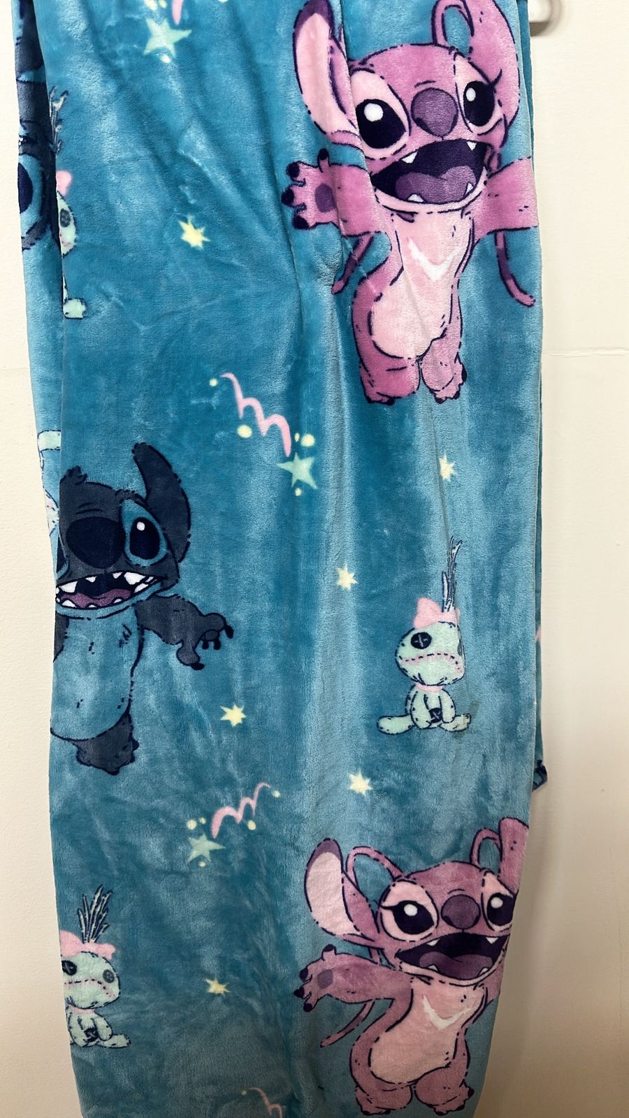 Cobija de Stitch y Angel (1,52 m x 1,78 m )
