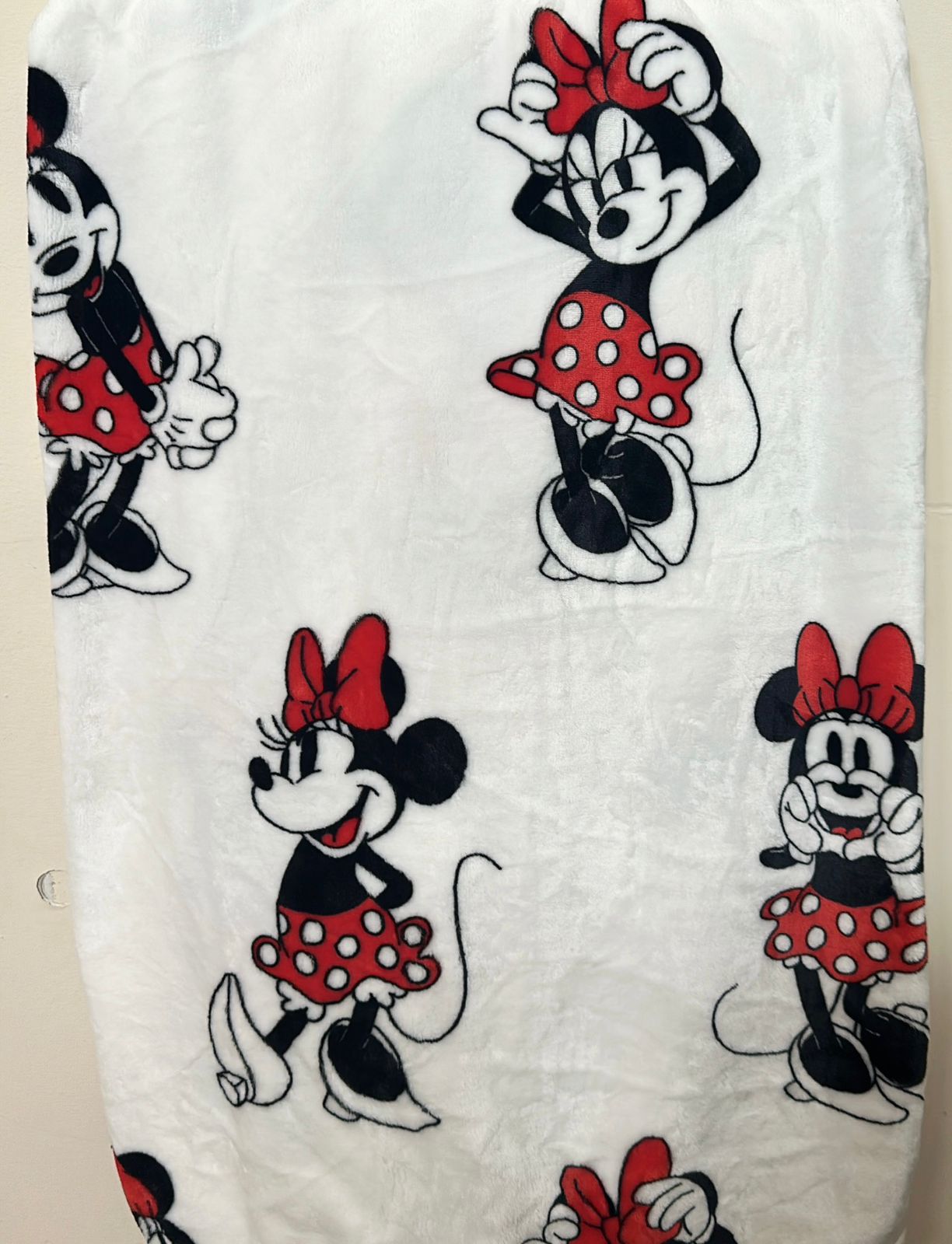 Cobija de Minnie Mouse (1,52 m x 1,78 m )